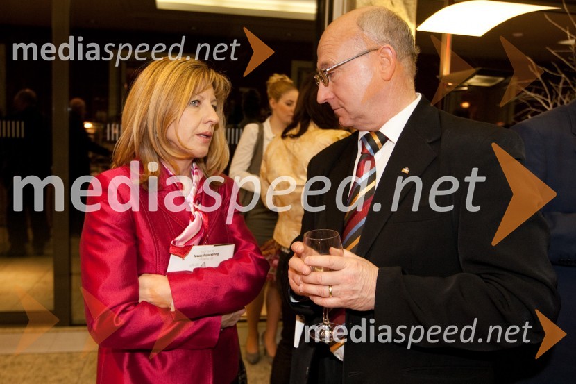 Mima Jaušovec in Rudi Gabrovic, predsednik Judo zveze Slovenije46. podelitev Bloudkovih priznanj za leto 2010