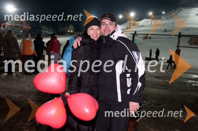 Sonja Gobec, direktorica družbe RailAd in Gorazd Copek, Lions Klub Bled GolfLions Ski Open 2011