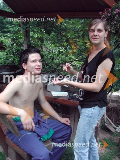 Maskerka Maja Kodba med delomLepota slovenskega podeželja 2006 - backstage