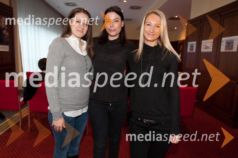 Damjana Đurđević, kozmetičarka, Ana Ziherl Mali in Sara Marn, kozmetičarkaIntraceuticals, predstavitev kozmetike