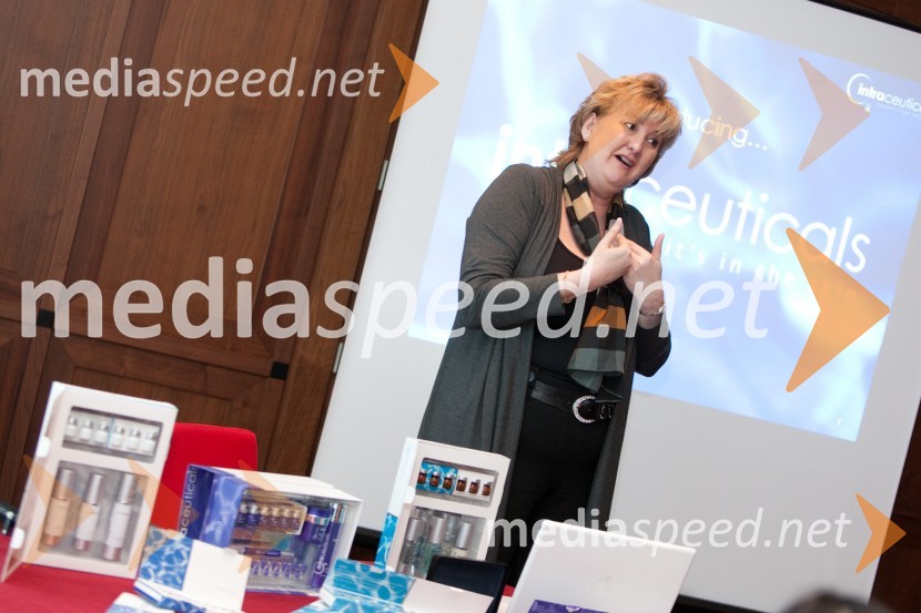 Sharon Odham, IntraceuticalsIntraceuticals, predstavitev kozmetike