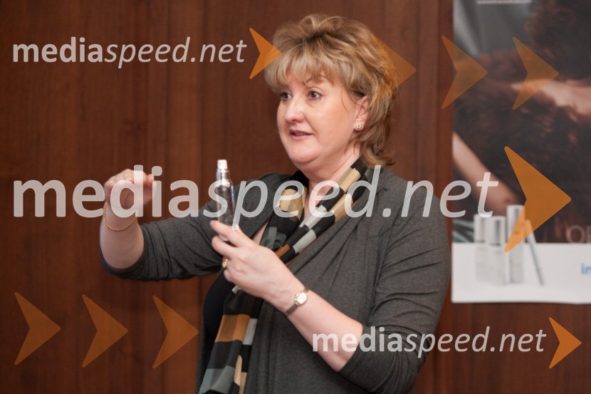 Sharon Odham, IntraceuticalsIntraceuticals, predstavitev kozmetike