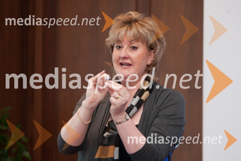 Sharon Odham, IntraceuticalsIntraceuticals, predstavitev kozmetike