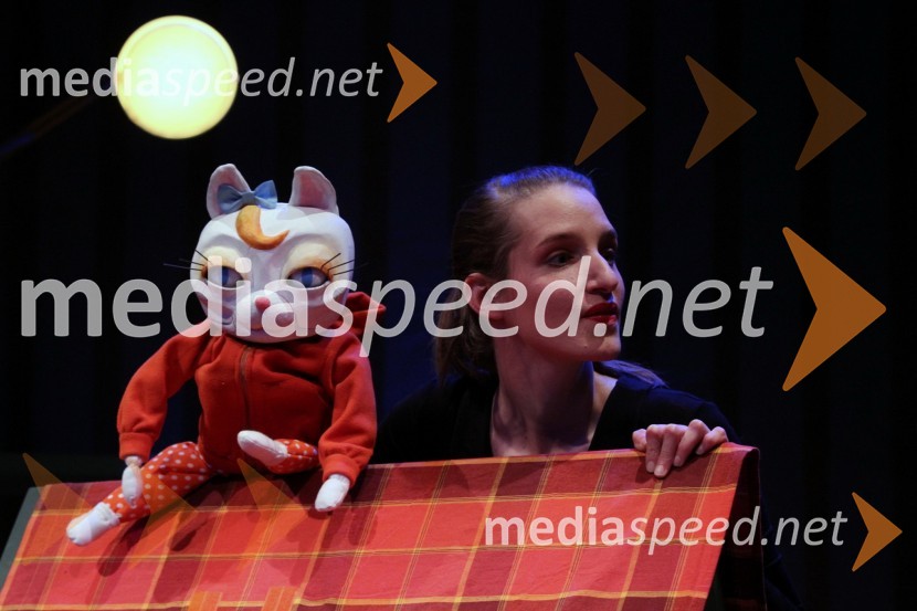 Asja Kahrimanović, igralkaČrni muc vasuje, premiera Lutkovnega gledališča Ljubljana