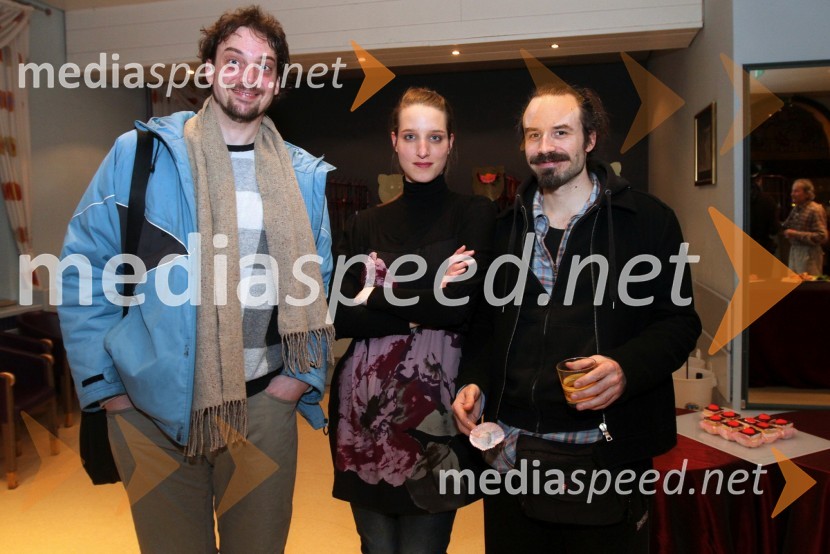 Jure Lajovic, Asja Kahrimanović in Miha Arh, igralciČrni muc vasuje, premiera Lutkovnega gledališča Ljubljana