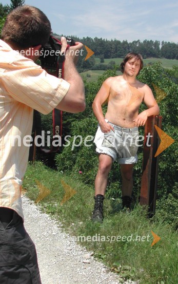 Fotograf Borut Cvetko med fotografiranjemLepota slovenskega podeželja 2006 - backstage