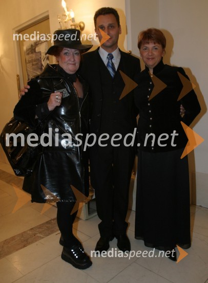 Olga Jančar, Danilo Rošker, direktor SNG Maribor in Andreja RihtarLjudje RAZNO