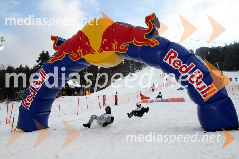 Tekmovalca1. Red bull pležuharski spektakel