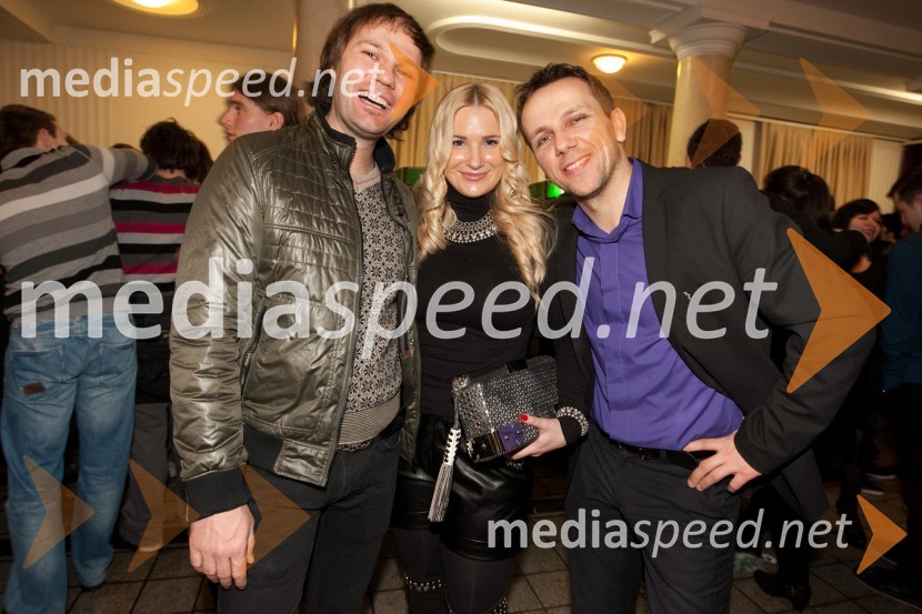 	Kristjan Magdič, direktor firme Frontal, Danica Lovenjak, voditeljica vremena in Darko Krajnc, predsednik Stranke mladih SlovenijeBujta repa, prekmurski žur v Ljubljani