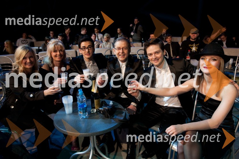 Skupina Time to timeEMA 2011, zmagovalka je Maja Keuc!