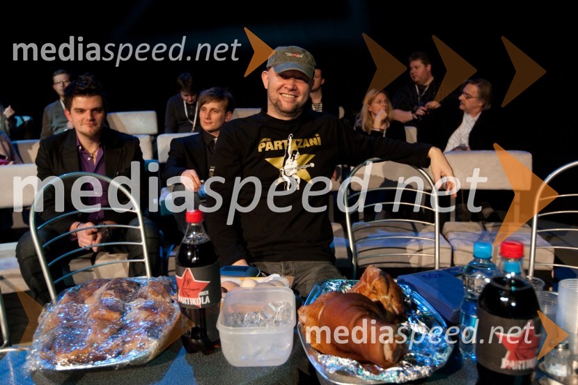 član skupine Rock PartyzaniEMA 2011, zmagovalka je Maja Keuc!