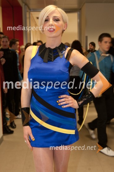 	Lara Love, pevka skupine LeeloojamaisEMA 2011, zmagovalka je Maja Keuc!