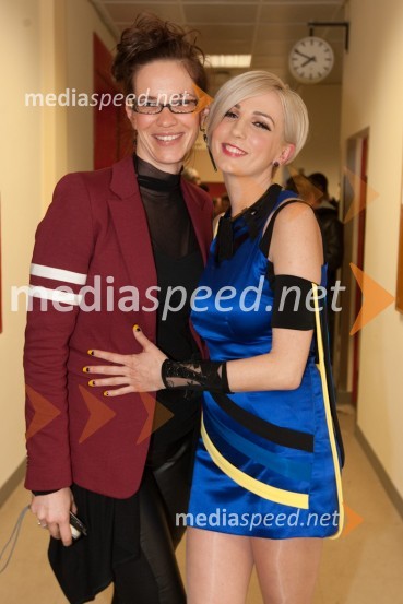 Maja Lazar, stilistka in Lara Love, pevka skupine LeeloojamaisEMA 2011, zmagovalka je Maja Keuc!