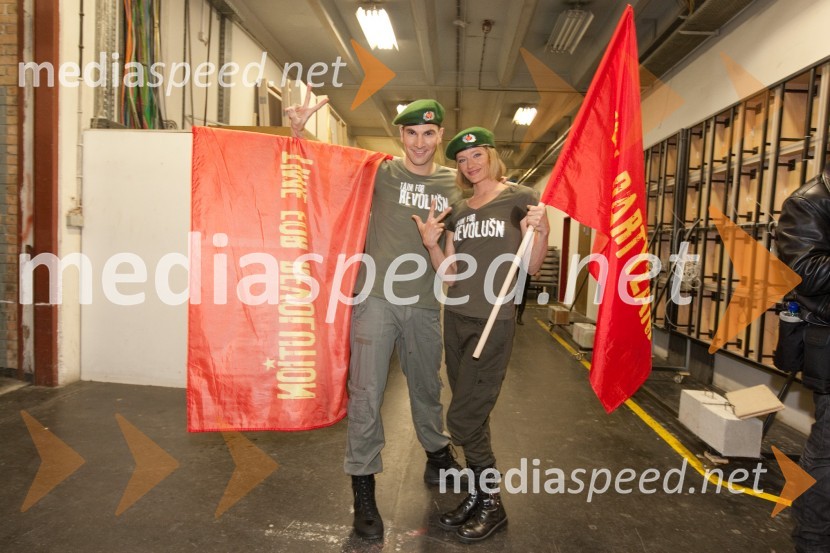 Matevž Česen in Tina MlekužEMA 2011, zmagovalka je Maja Keuc!