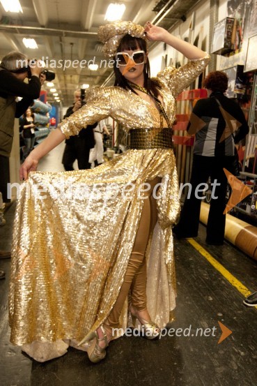 	April, pevkaEMA 2011, zmagovalka je Maja Keuc!