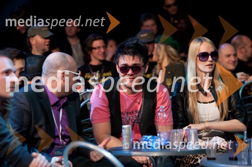 Tomaž Čop- Gverilec Birko, moderator in Aleš Vovk-Raay, glasbenikEMA 2011, zmagovalka je Maja Keuc!