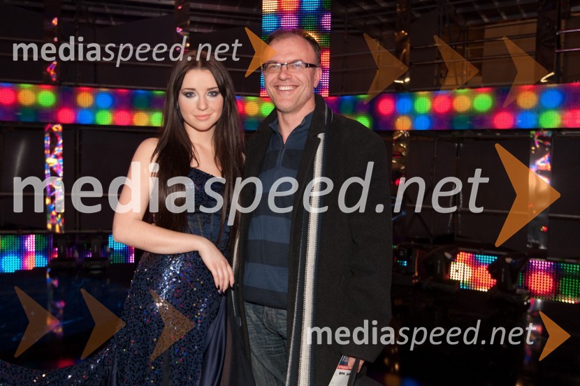 Maja Keuc, pevka in zmagovalka Eme 2011 in oče BorisEMA 2011, zmagovalka je Maja Keuc!