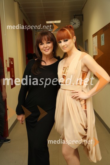 	Miša Molk, varuhinja pravic gledalcev in poslušalcev RTV Slovenija in Nina Pušlar, pevkaEMA 2011, zmagovalka je Maja Keuc!