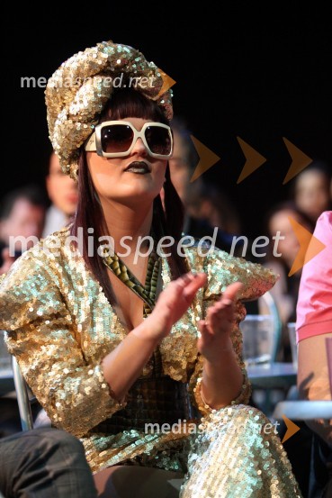 April, pevkaEMA 2011, zmagovalka je Maja Keuc!