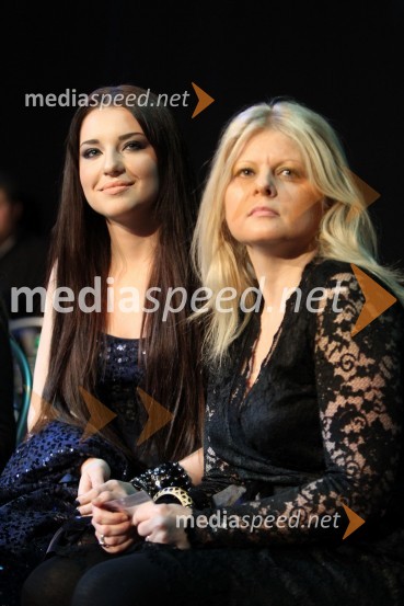 Maja Keuc, pevka in Urša VlašičEMA 2011, zmagovalka je Maja Keuc!