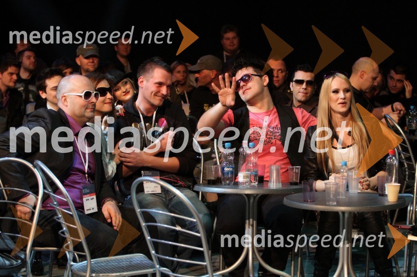 Tomaž Čop- Gverilec Birko, moderator, ...,  Aleš Vovk-Raay, glasbenik in Jerneja Podbevšek Zhembrovskyy, modna oblikovalka in balerinaEMA 2011, zmagovalka je Maja Keuc!