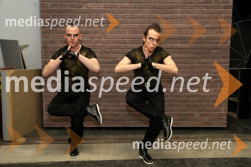 Uroš Kajzer in Matic Purkat, plesalcaEMA 2011, zmagovalka je Maja Keuc!