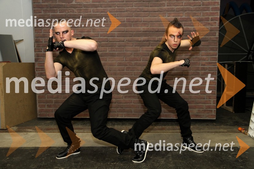 Uroš Kajzer in Matic Purkat, plesalca
EMA 2011, zmagovalka je Maja Keuc!