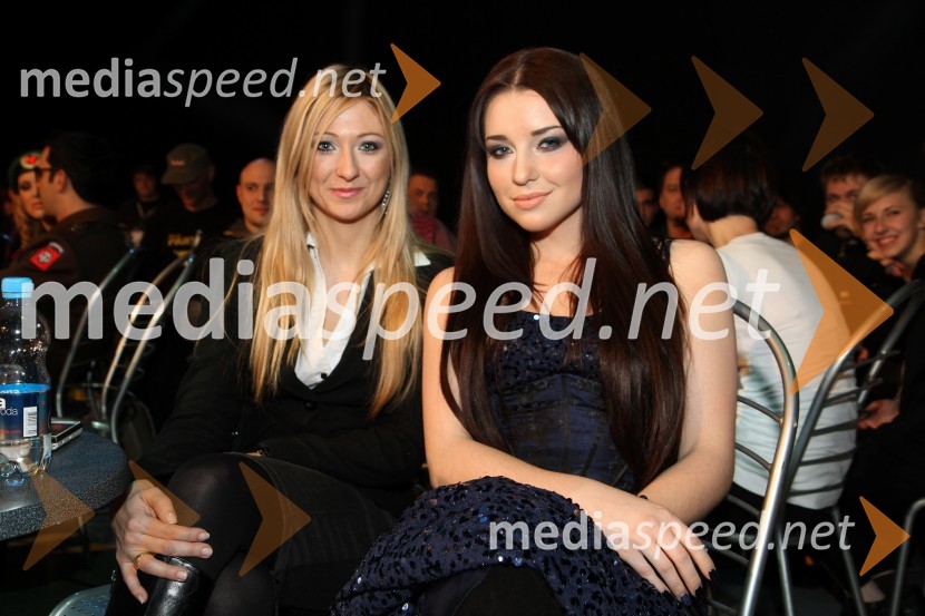 Kaly Kolonič, piarovka in lastnica Agencije Ekskluzivno in Maja Keuc, pevkaEMA 2011, zmagovalka je Maja Keuc!