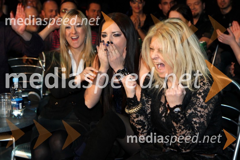 Kaly Kolonič, piarovka in lastnica Agencije Ekskluzivno, Maja Keuc, pevka in Urša Vlašič, avtorica besedila zmagovalne pesmiEMA 2011, zmagovalka je Maja Keuc!