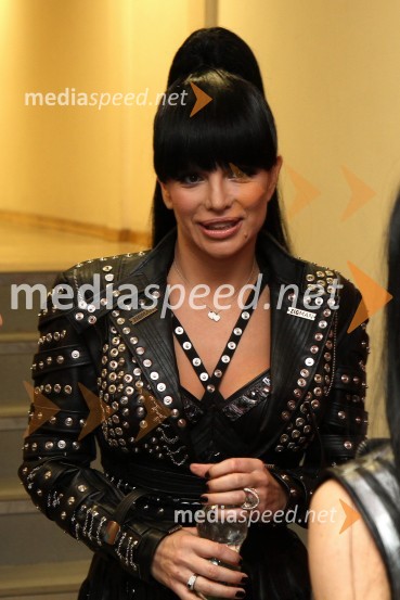 Severina, hrvaška pevka in članica strokovne žirije Ema 2011EMA 2011, zmagovalka je Maja Keuc!