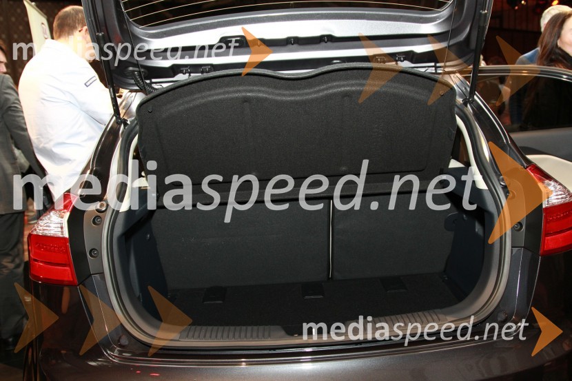 Kia Rio, prtljažnikKia v Ženevi 2011