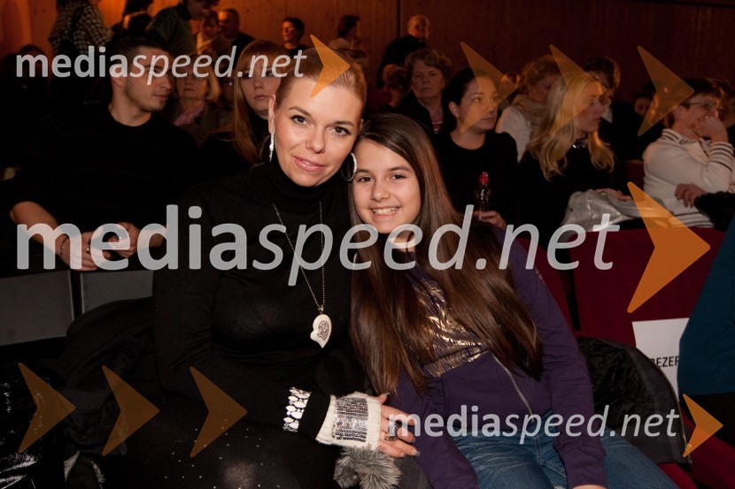 Nana Zeneli in hči LindaKoncert za Nino Wabra