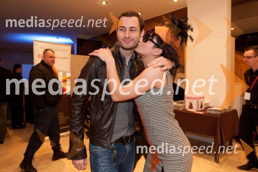 Gregor Bolčina, moderator na Radio 1 in April, pevkaKoncert za Nino Wabra