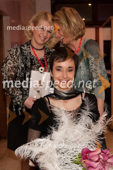 	Nina Wabra, prijateljici Irena in TadejaKoncert za Nino Wabra