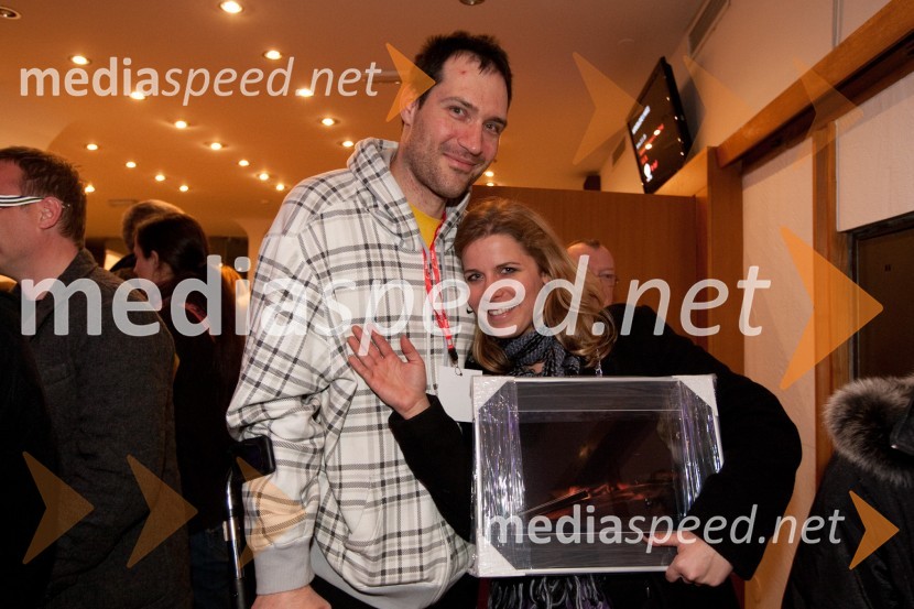 Dejan Mijovič, fotograf in Anika HorvatKoncert za Nino Wabra