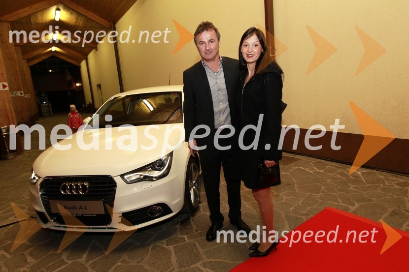 Primož Ulaga, direktor trženja na Smučarski zvezi Slovenije in Urša FinkBela večerja ob 50 letnici Pokala Vitranc