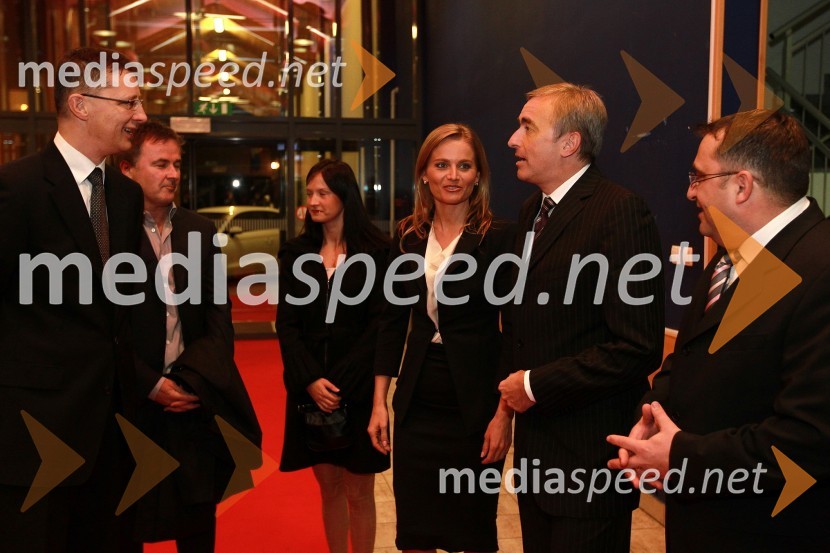 Dr. Igor Lukšič, minister za šolstvo in šport, Primož Ulaga, direktor trženja na Smučarski zvezi Slovenije, Urša Fink, Katarina Kresal, ministrica za notranje zadeve, Aleš Zalar, minister za pravosodje in Matej Paradiž, vodja komisije za protokol pri OK Pokal Vitranc

Bela večerja ob 50 letnici Pokala Vitranc