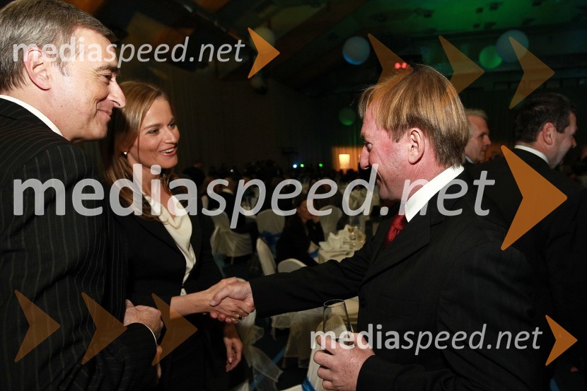 Aleš Zalar, minister za pravosodje, Katarina Kresal, ministrica za notranje zadeve in Bojan Križaj, nekdanji smučarBela večerja ob 50 letnici Pokala Vitranc