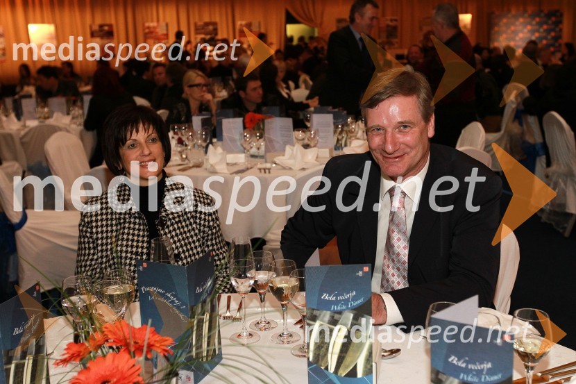 Dr. Drago Podobnik, predsednik uprave Hit d.d. in soprogaBela večerja ob 50 letnici Pokala Vitranc