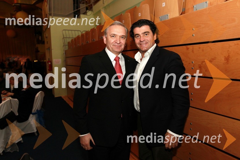 Nedeljko Dabić, podjetnik in Alberto Tomba, nekdanji italijanski smučarBela večerja ob 50 letnici Pokala Vitranc