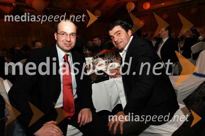 Leo Oblak, predsednik uprave Infonet media d.d. in Alberto Tomba, nekdanji italijanski smučarBela večerja ob 50 letnici Pokala Vitranc