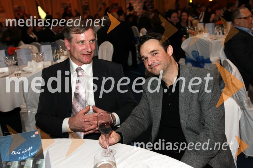 Dr. Drago Podobnik, predsednik uprave Hit d.d. in Danilo Ferjančič, generalni direktor Porsche Slovenija d.o.o.Bela večerja ob 50 letnici Pokala Vitranc