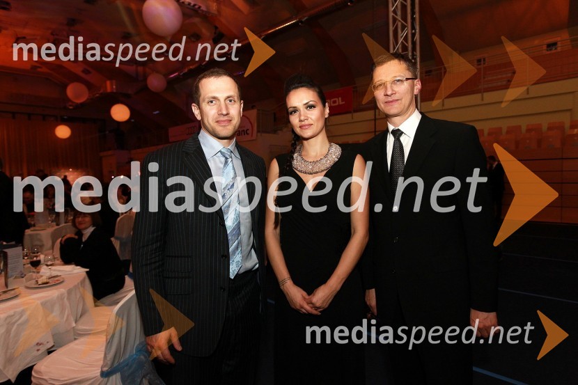 Jure Košir, nekdanji smučar, soproga Alenka Košir in dr. Igor Lukšič, minister za šolstvo in športBela večerja ob 50 letnici Pokala Vitranc