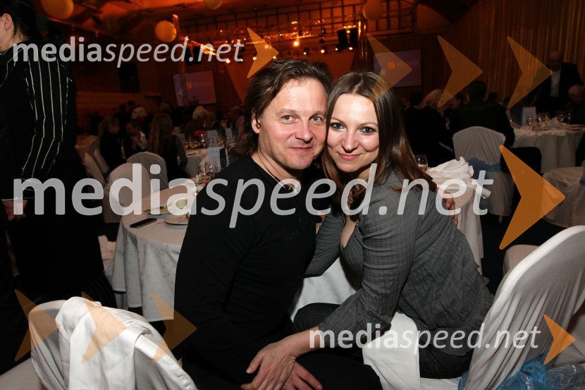 Matjaž Jelen, pevec in Nina BožičnikBela večerja ob 50 letnici Pokala Vitranc