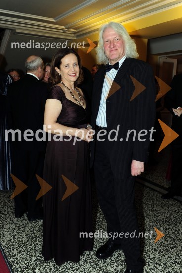 Dr. Jana Govc Eržen, predsednica organizacijskega odbora Zdravniškega društva Celje in dr. Igor Praznik, predsednik Zdravniškega društva CeljeTradicionalni Valčkov ples 2011