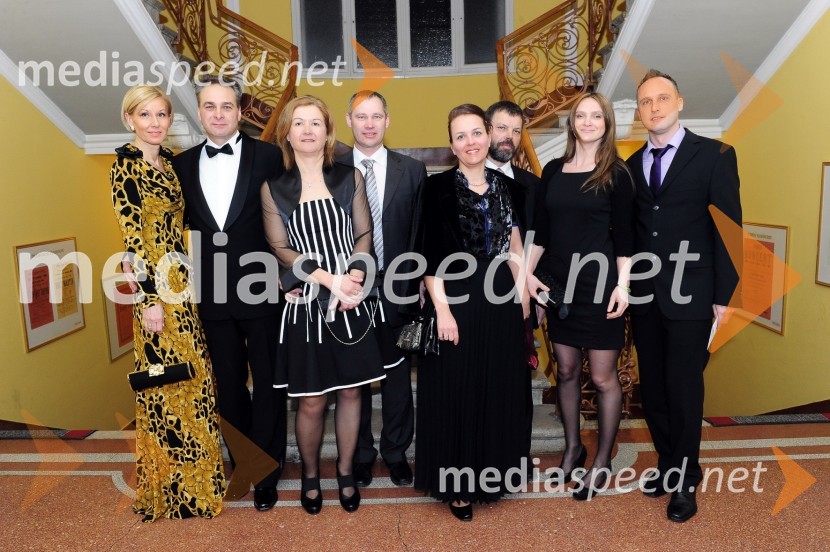 Alenka Trop Skaza, Smiljan Trop, Ondina Jordan Markočič, Boris Markočič, Mirjam Britovšek, Zvone Britovšek, Katarina Trčko in Zoran SimonovićTradicionalni Valčkov ples 2011