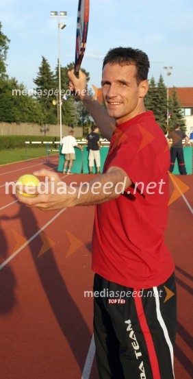 Taekwondoist in kickbokser Tomaž BaradaTomaž Barada, taekwondoist in kickbokser