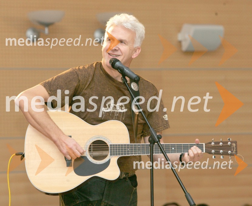 Andrej Šifrer, pevecLjudje RAZNO