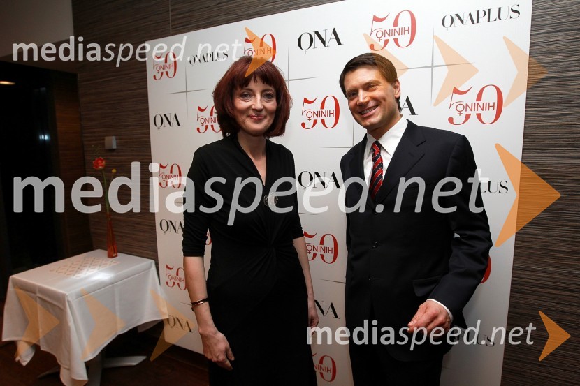 Sabina Obolnar, urednica revij Ona ter Onaplus  in Jurij Giacomelli, predsednik uprave družbe Delo d.d.Ona 365 je postala dr. Renata Salecl