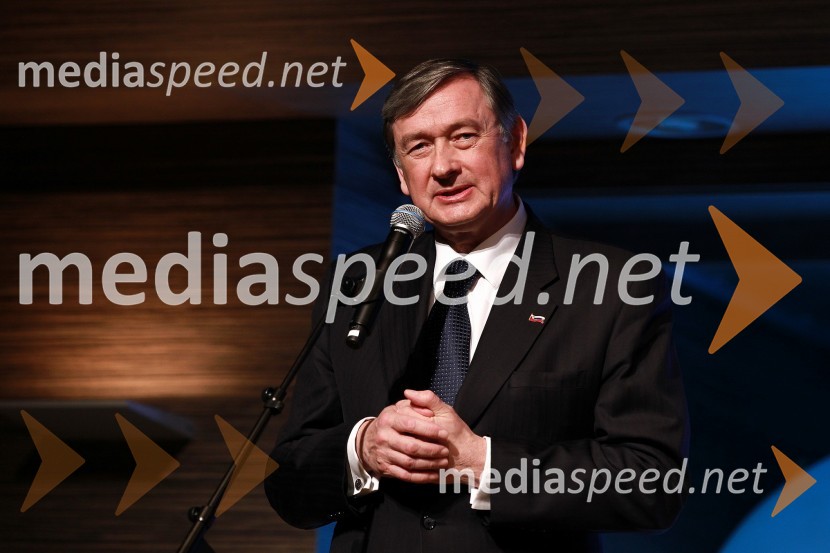 Dr. Danilo Türk, predsednik Republike SlovenijeOna 365 je postala dr. Renata Salecl